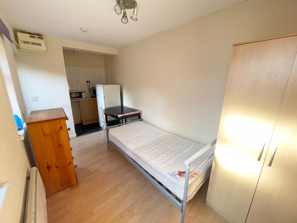 Property photo 2 of 3