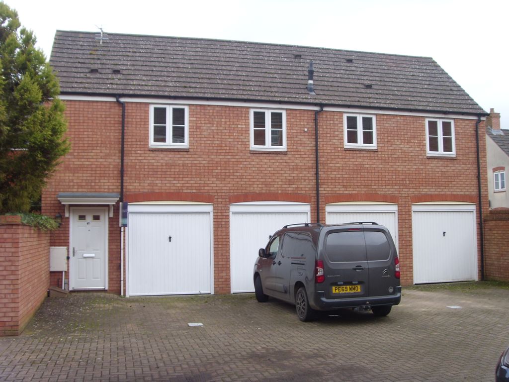 Property photo 1 of 11 Detached Home!