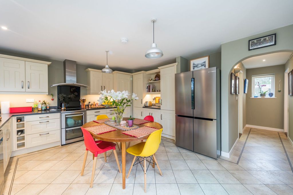 Property photo 2 of 24