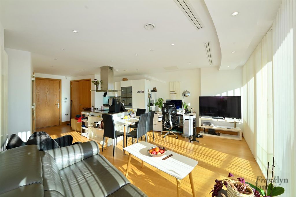 Property photo 1 of 11 Arena-Tower (6).Jpg