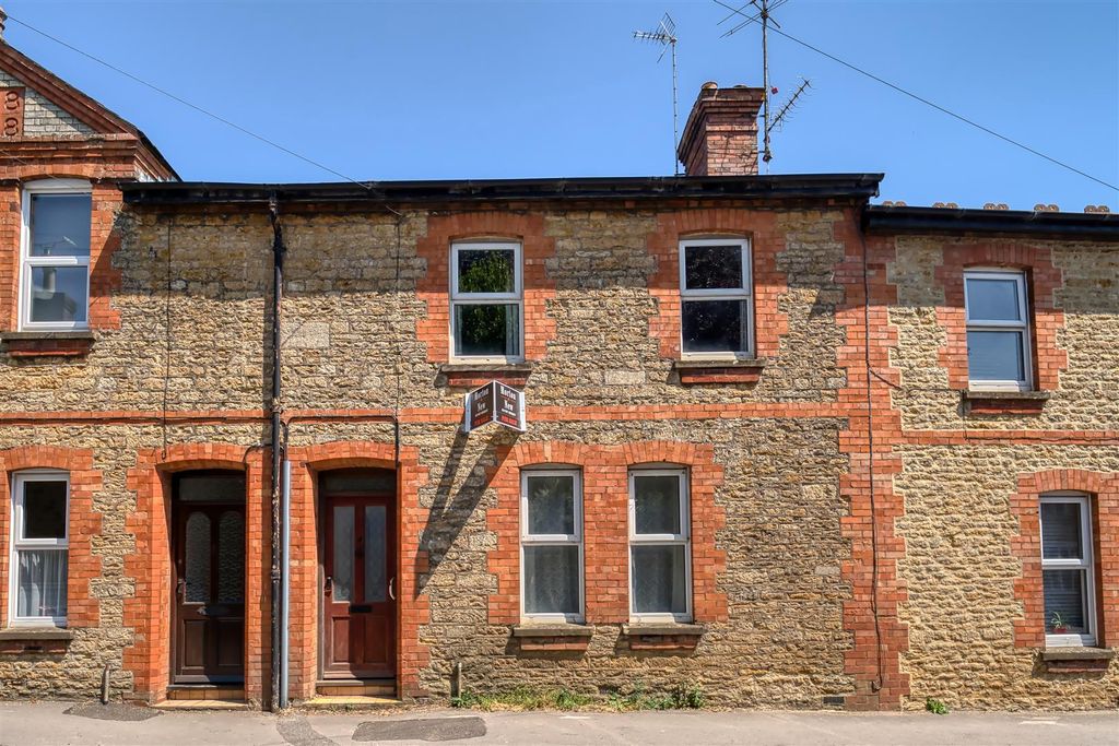 Property photo 1 of 9 Front