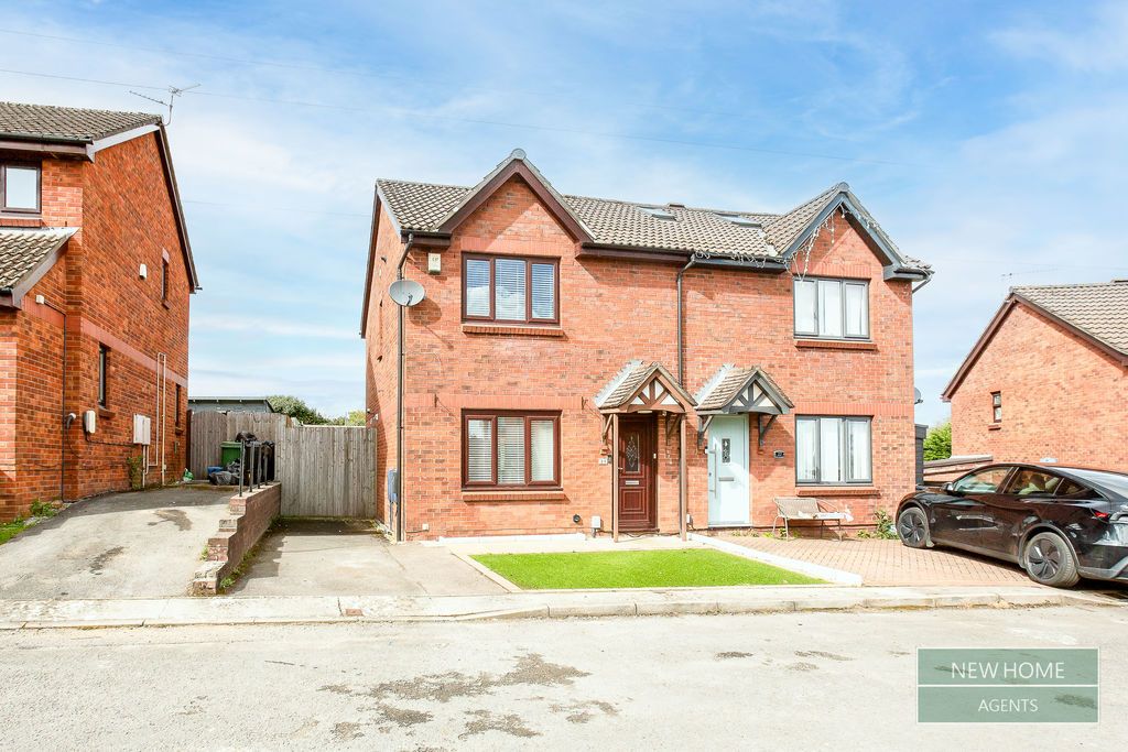 Property photo 1 of 18 Photo 2