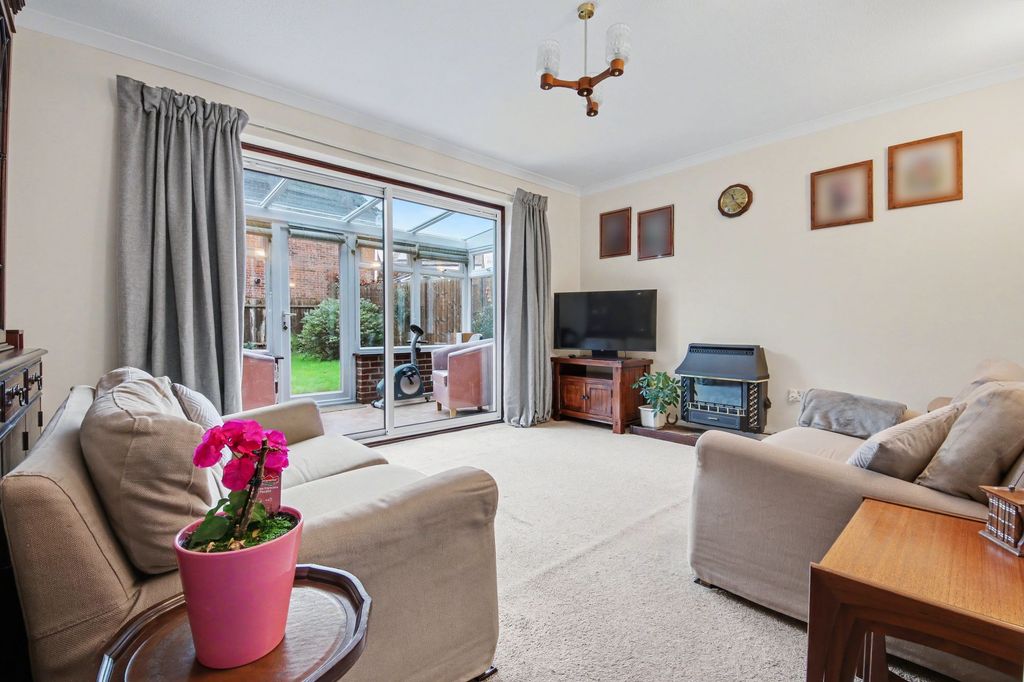 Property photo 2 of 11