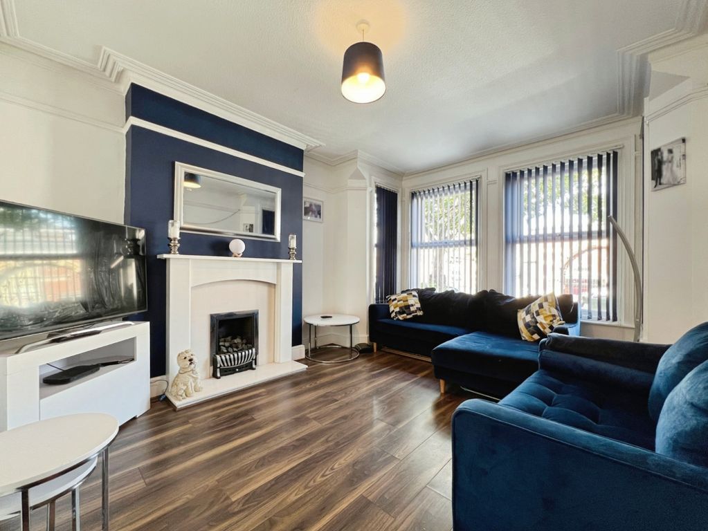 Property photo 2 of 11