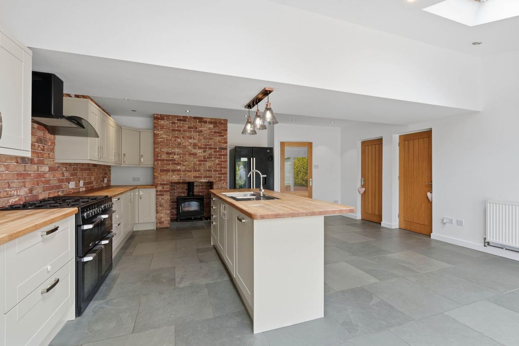 Property photo 3 of 36 Kitchen