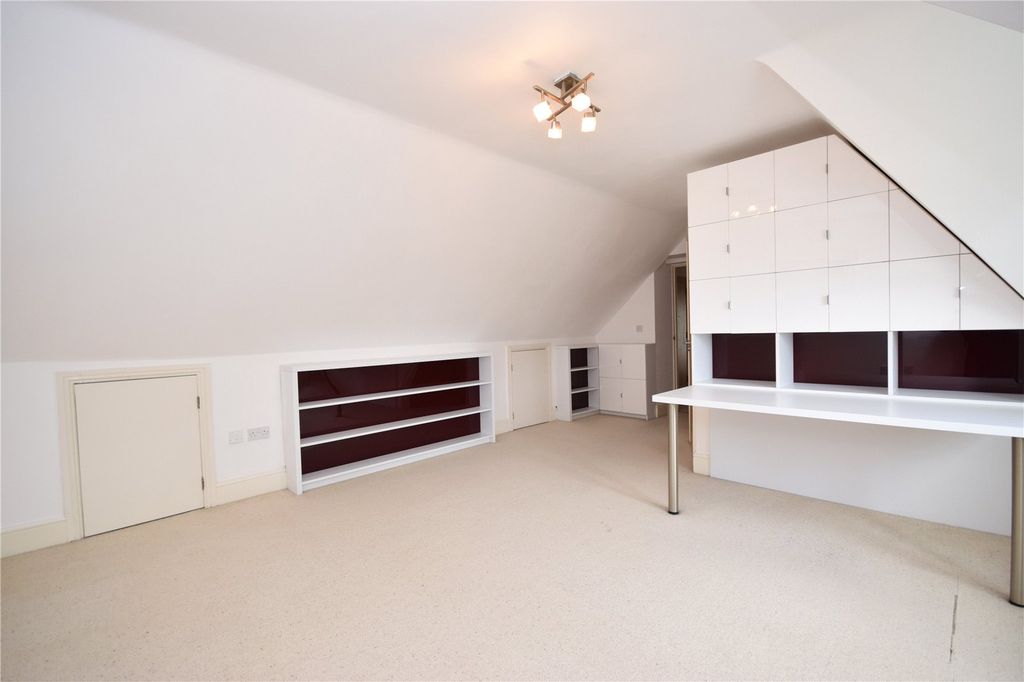 Property photo 2 of 17 Picture No. 40