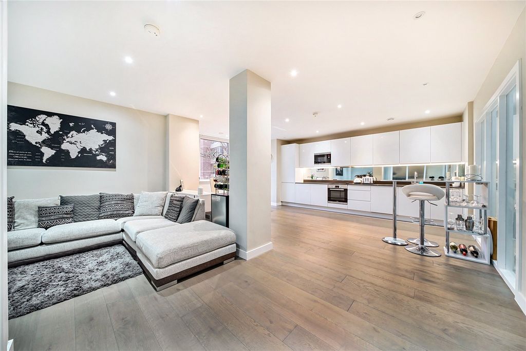 Property photo 3 of 15 Picture No. 17