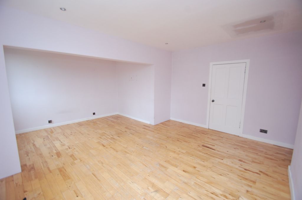 Property photo 3 of 13 4294602