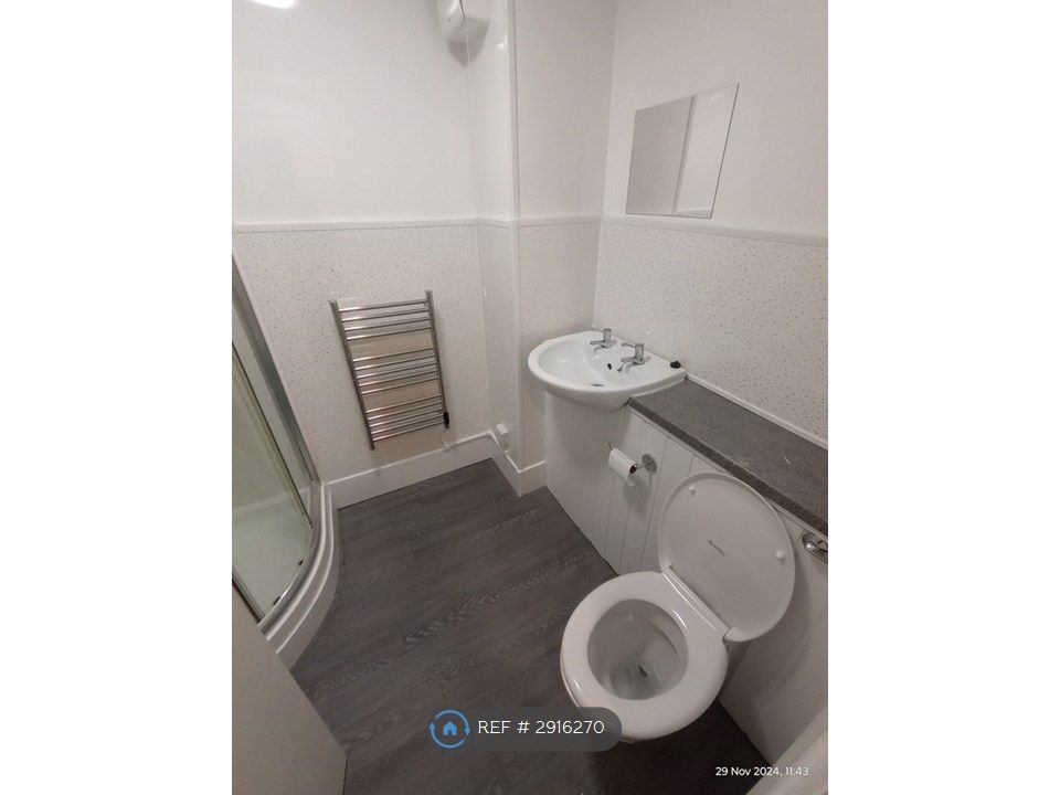 Property photo 3 of 4 Bathroom