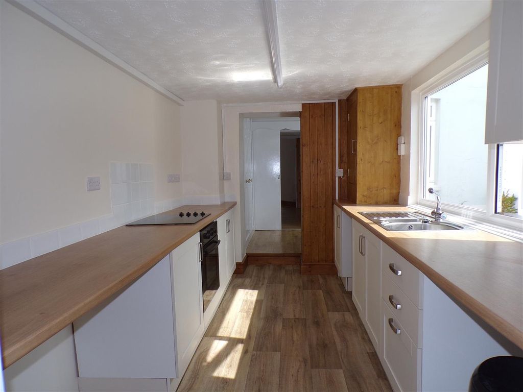 Property photo 2 of 18 Kitchen1.Jpg