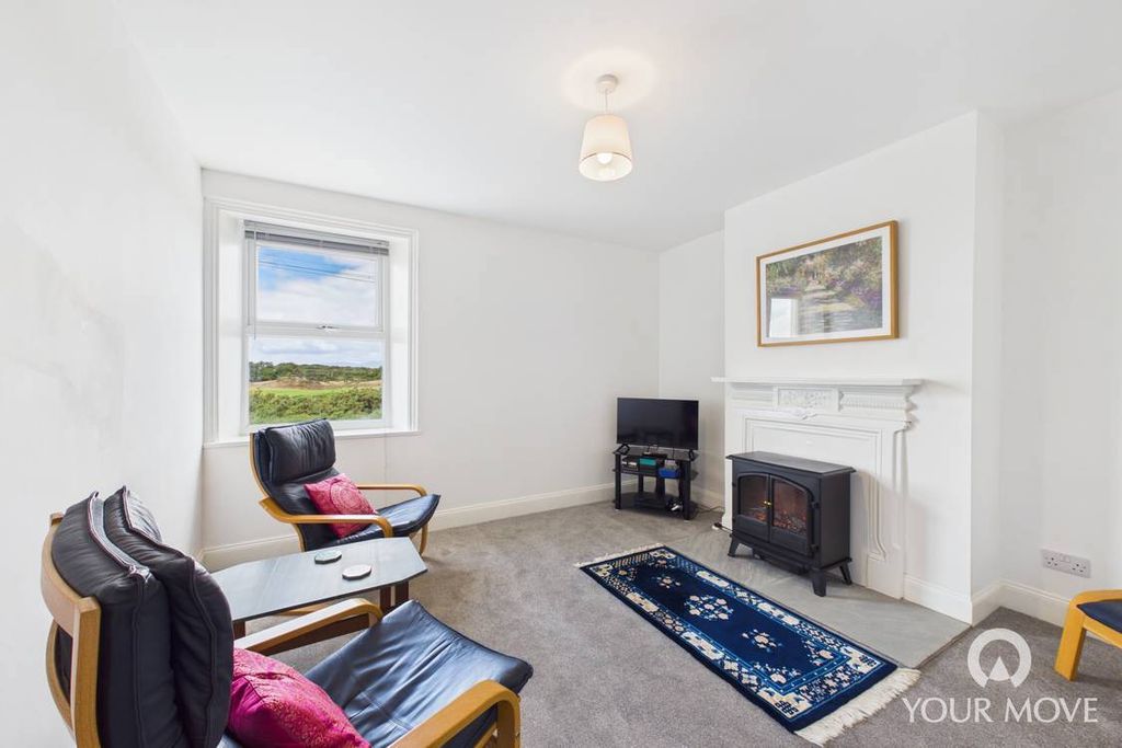 Property photo 2 of 16 Living Room Flat 2