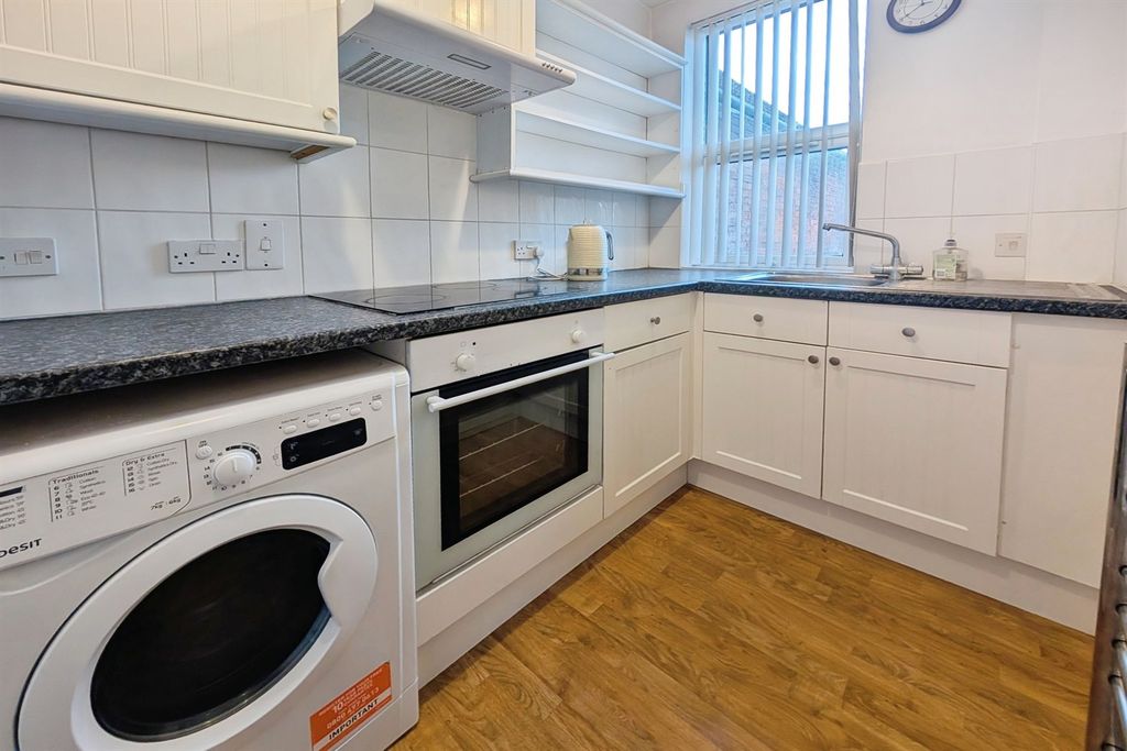 Property photo 2 of 7 (Main)