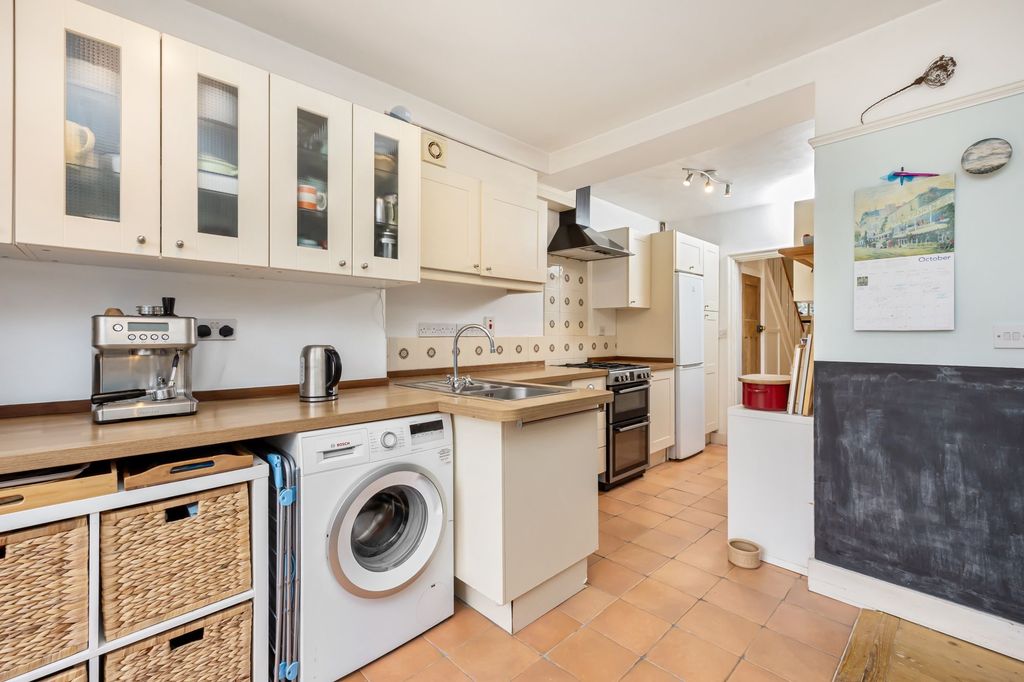 Property photo 2 of 22