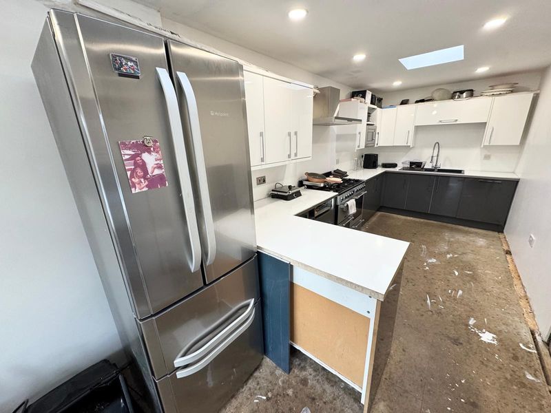 Property photo 3 of 10 Photo 10