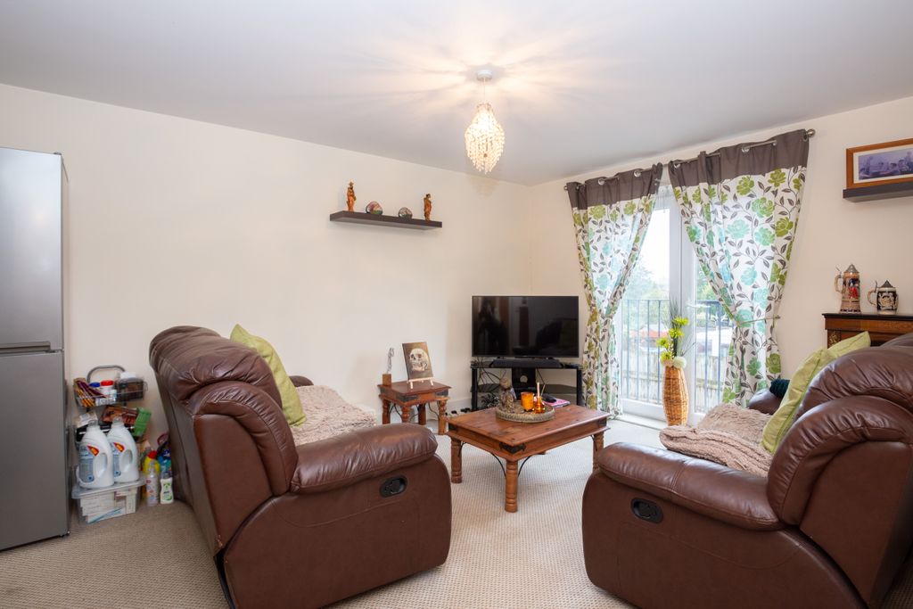 Property photo 3 of 17