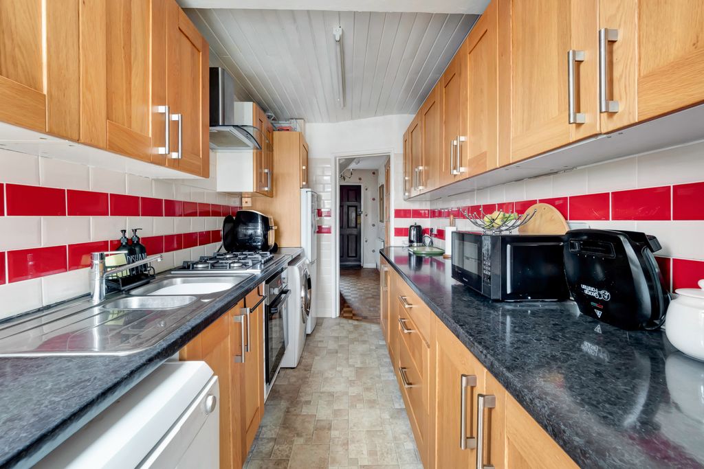 Property photo 3 of 13 Picture No. 12