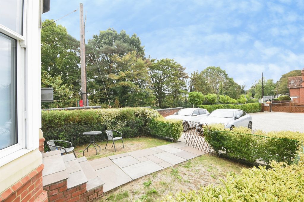 Property photo 3 of 20