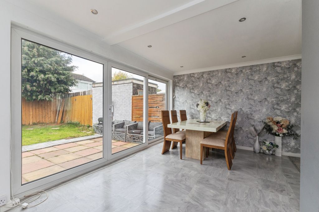 Property photo 2 of 15 Living / Dining Room