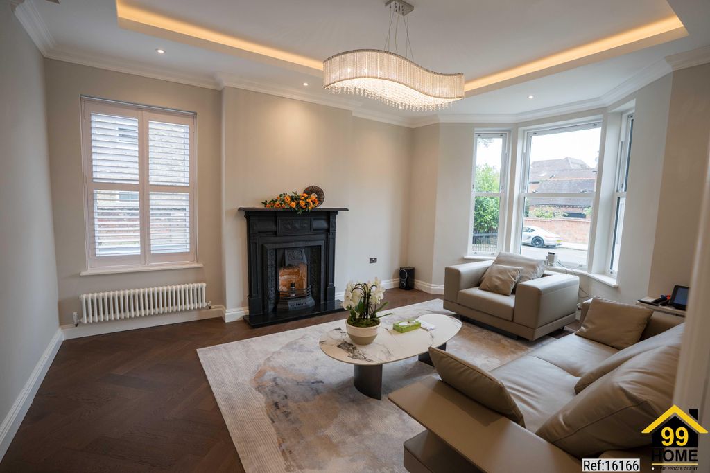 Property photo 3 of 10 Photo 2