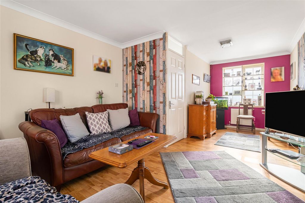 Property photo 2 of 17 16_94975.Jpg