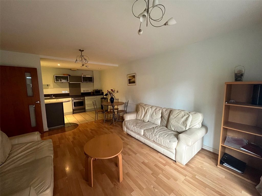 Property photo 2 of 12 Picture No. 20