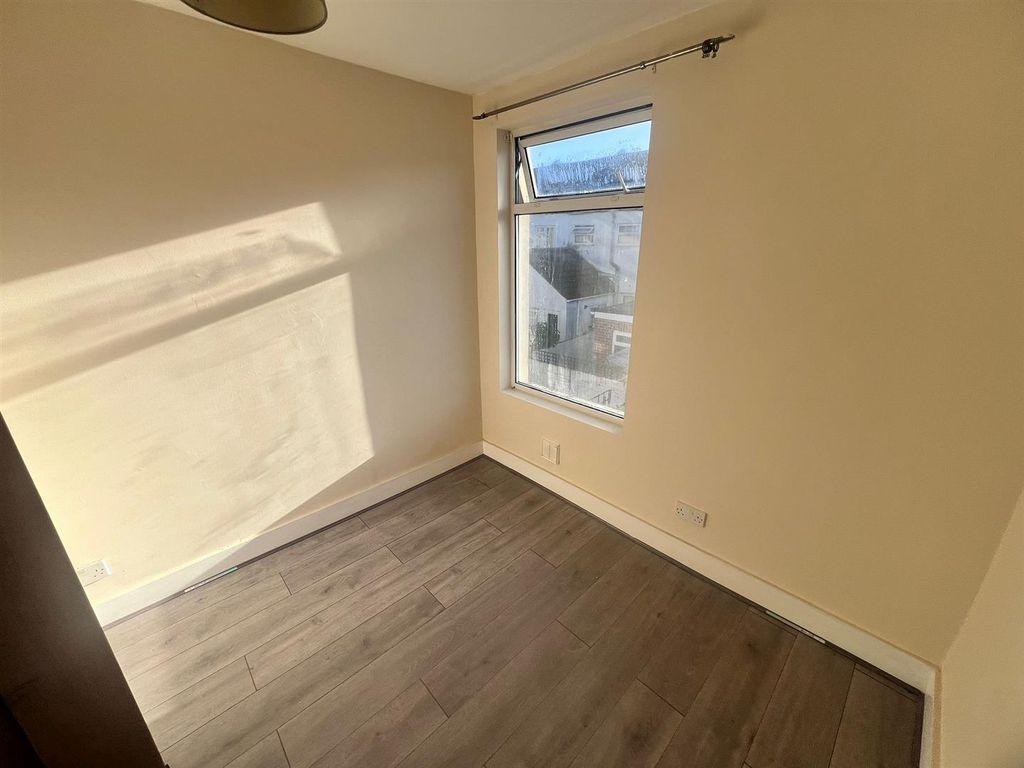 Property photo 3 of 9 3.Jpg