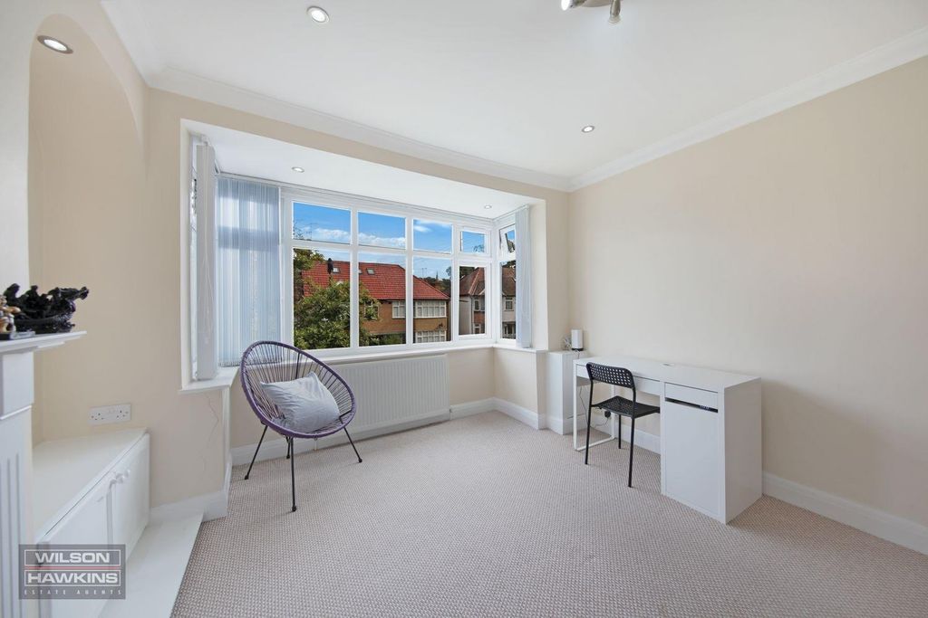 Property photo 3 of 13