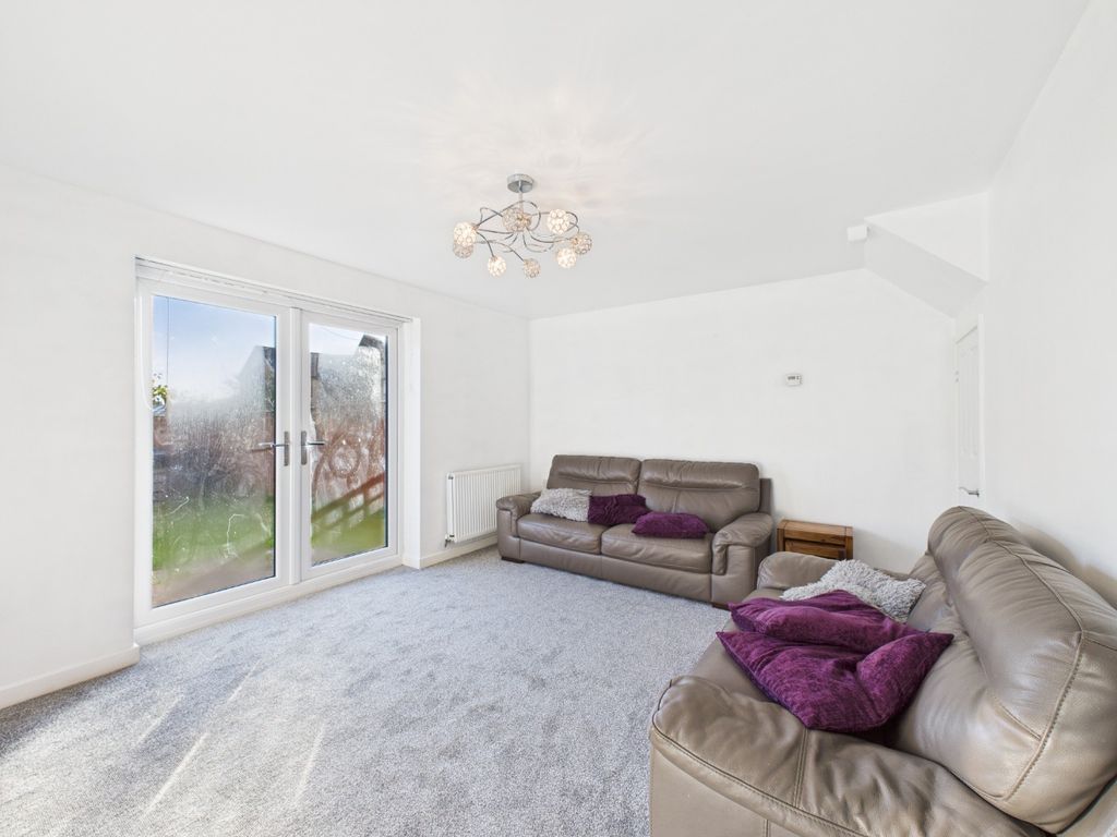 Property photo 2 of 11 4421096