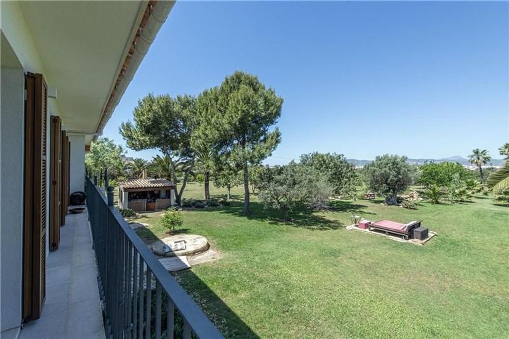 Property photo 2 of 21