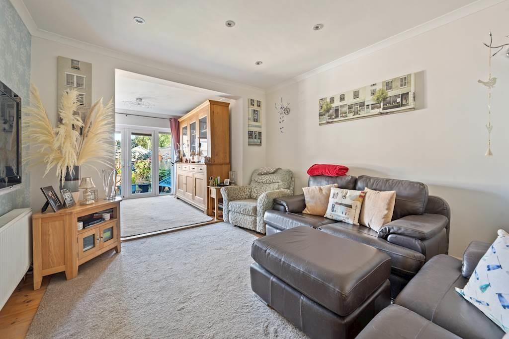 Property photo 2 of 11 Through Lounge Dorset Rd.Jpg