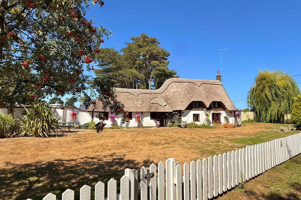 Property photo 1 of 31 Charming Thatched Cottage Kingston