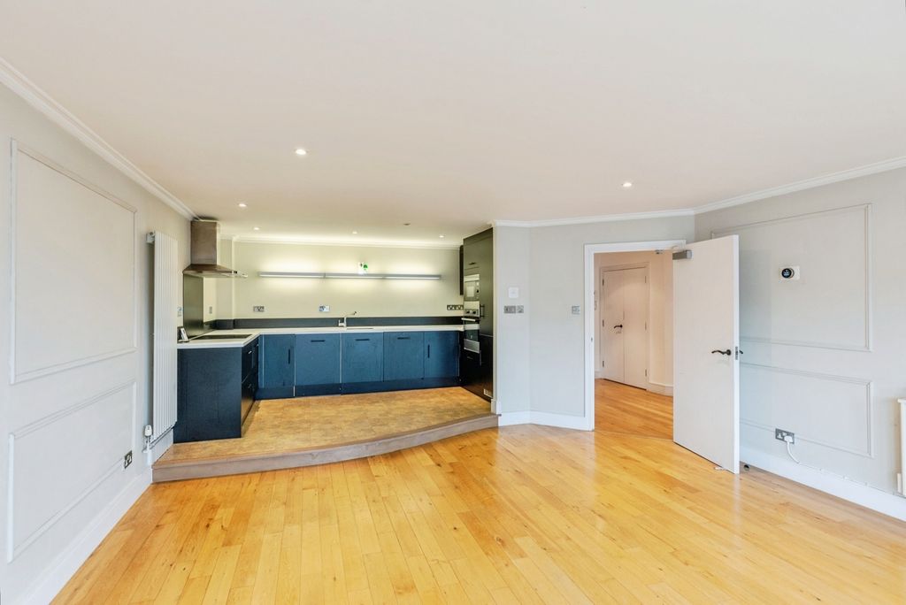 Property photo 3 of 17 Photo