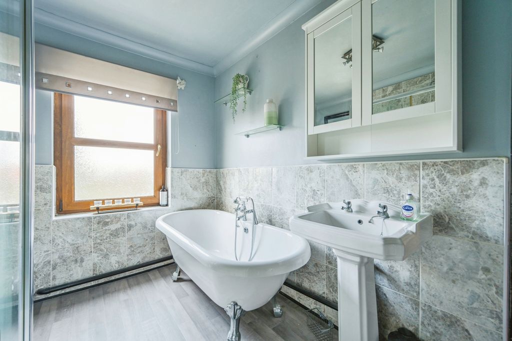 Property photo 2 of 18 Photography