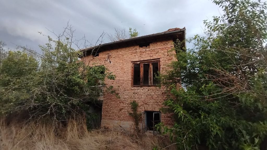 Property photo 1 of 3