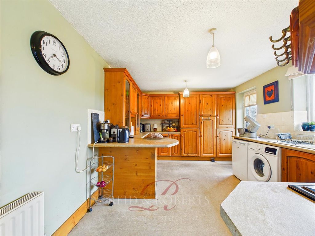 Property photo 3 of 27 Cam05148G0-Pr0053-Still020.Jpg
