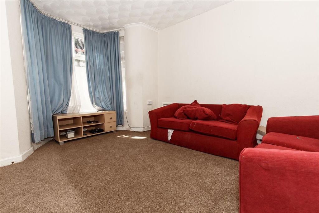 Property photo 3 of 5