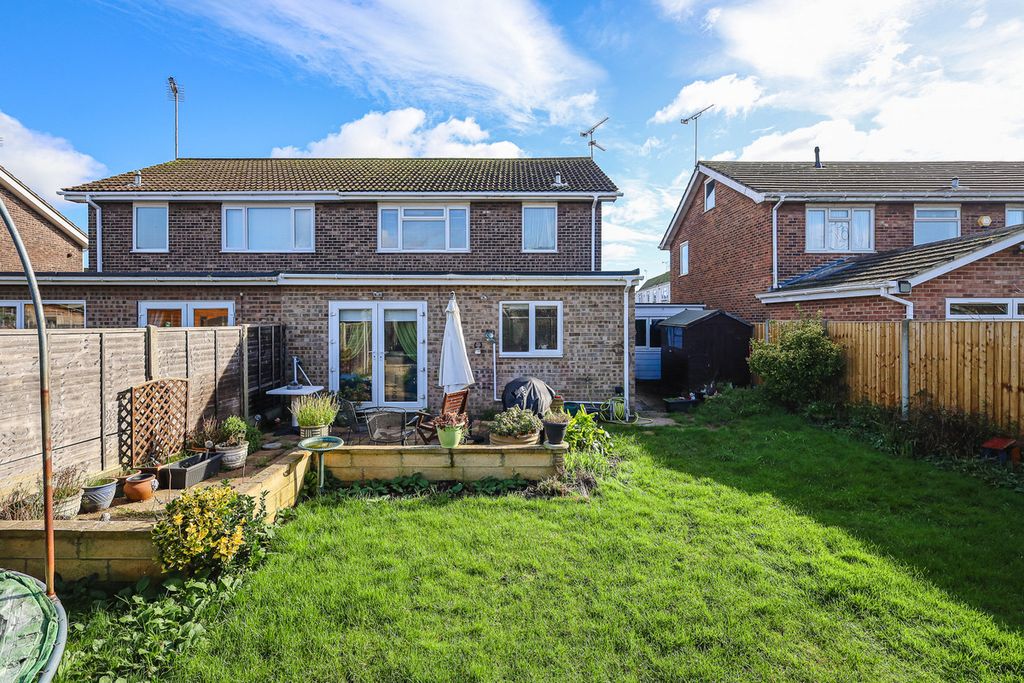 Property photo 2 of 31