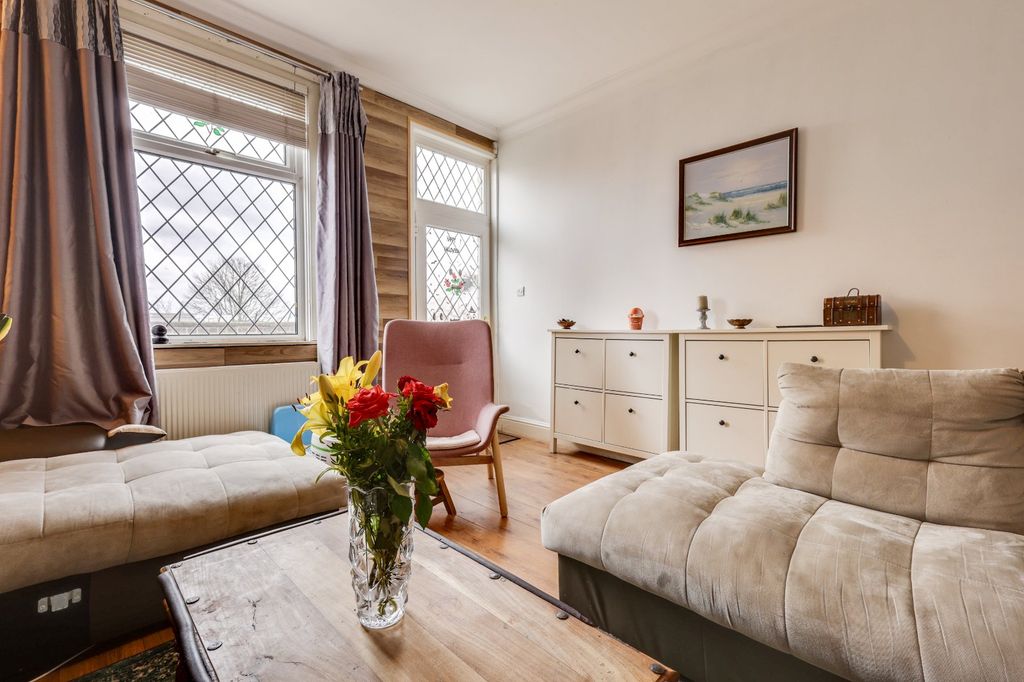 Property photo 3 of 19 Picture No. 40