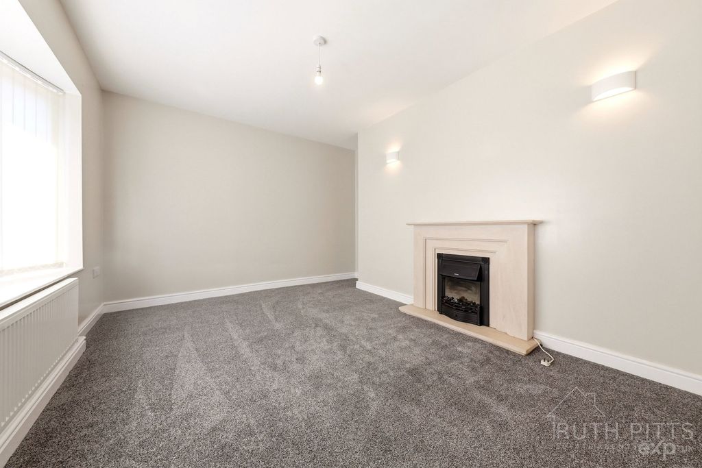 Property photo 3 of 28