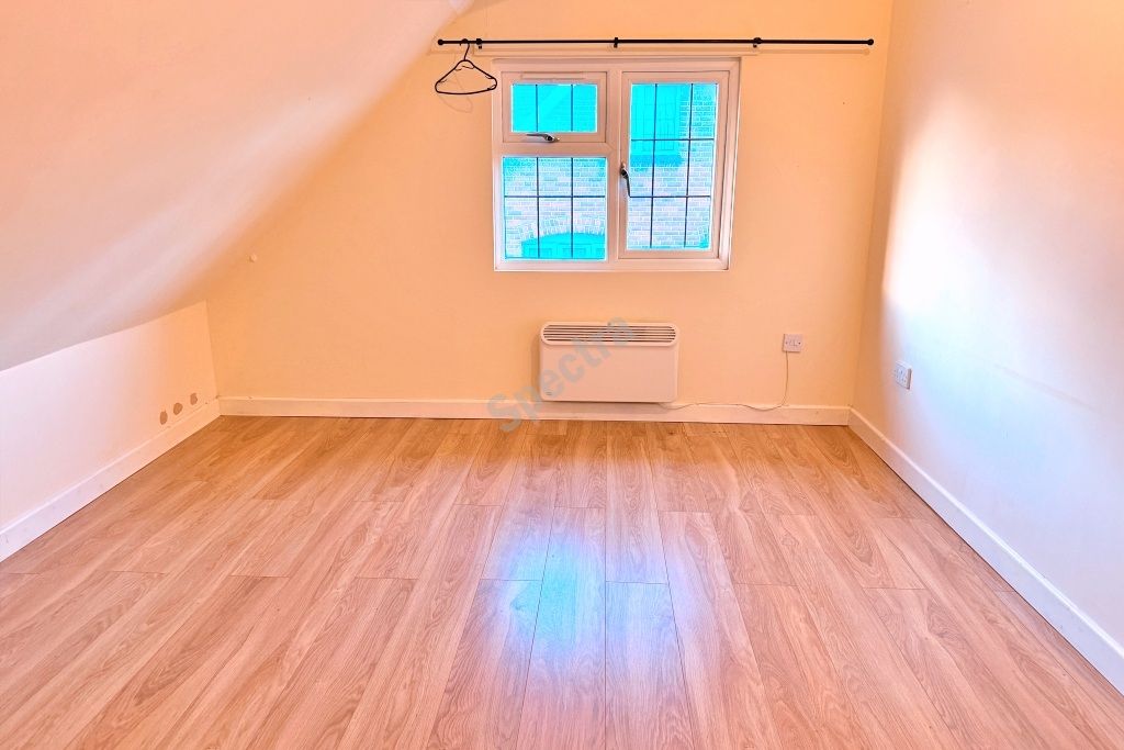 Property photo 2 of 8 Gallery