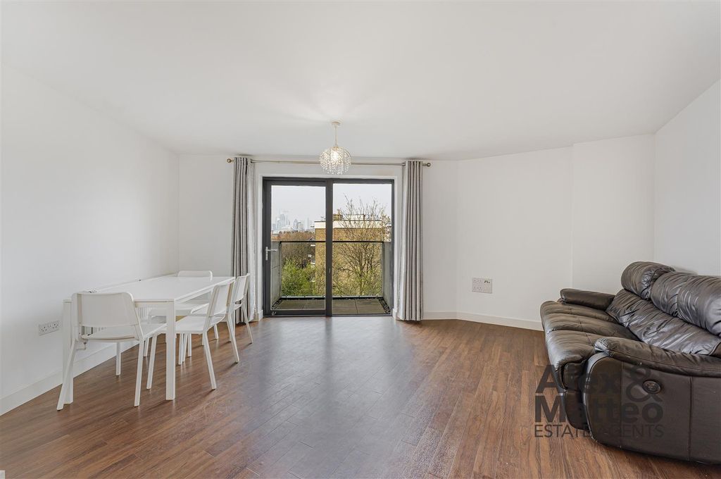 Property photo 3 of 12 Dsc08356.Jpg