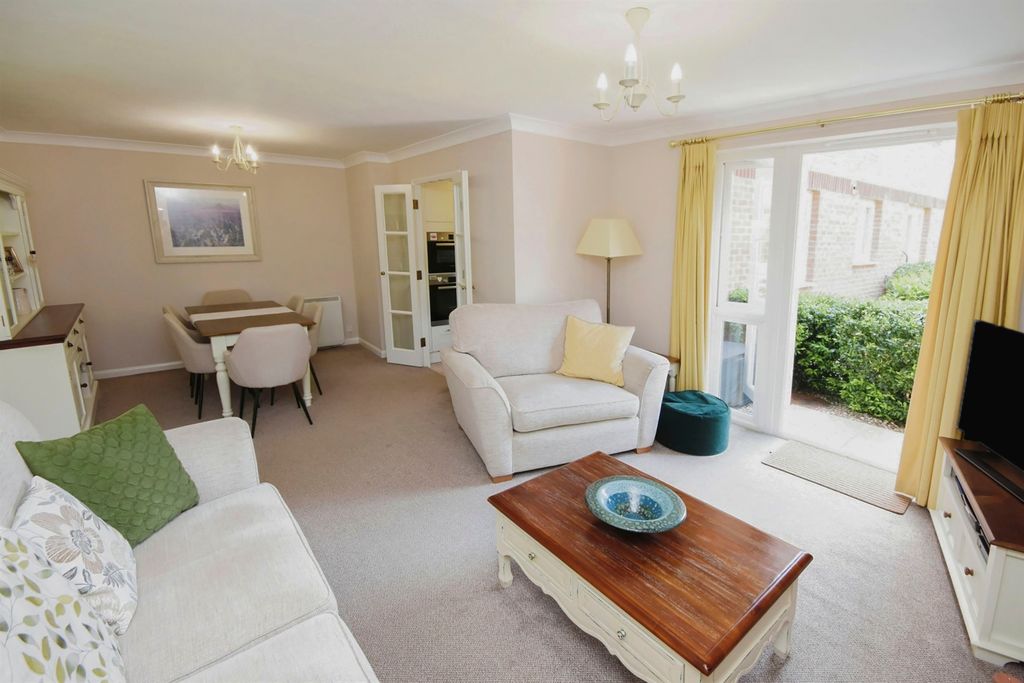 Property photo 3 of 19