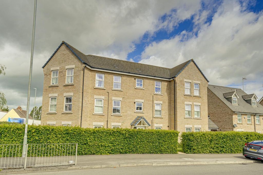 Property photo 1 of 11