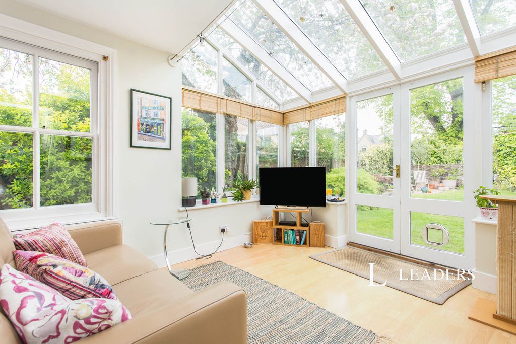 Property photo 3 of 11 3