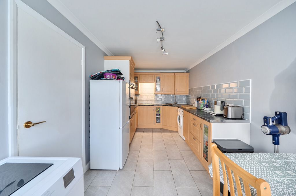 Property photo 2 of 10 1408851-16-6989Fd...