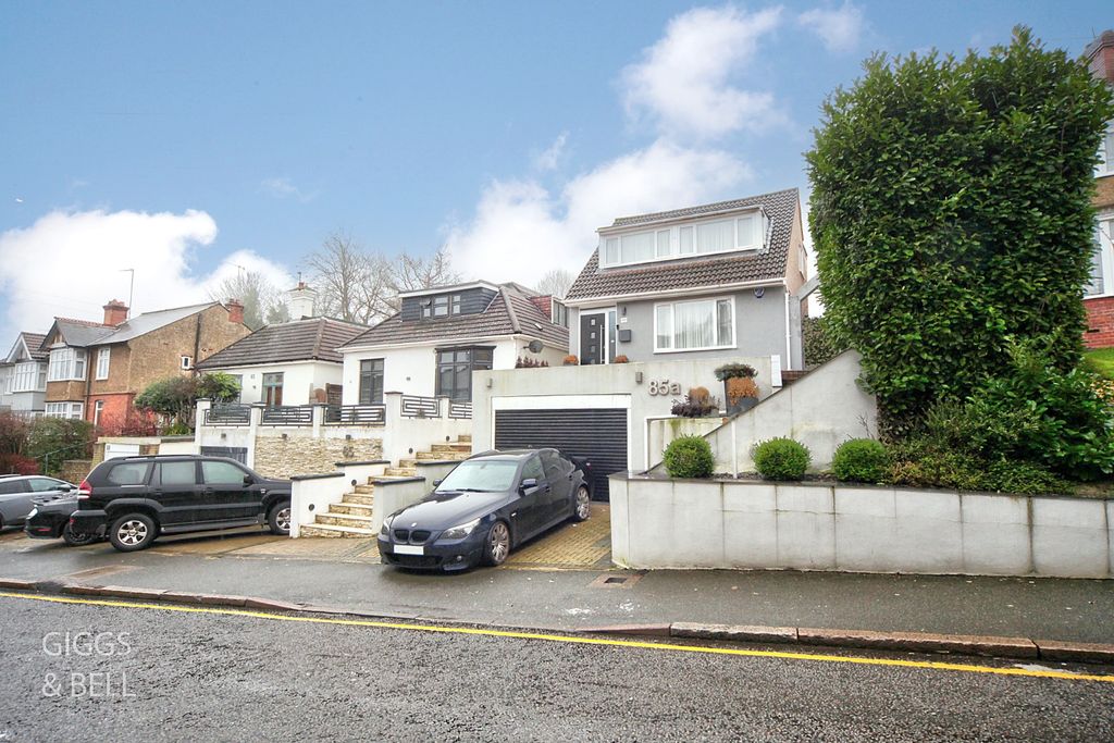 Property photo 1 of 25 4836891