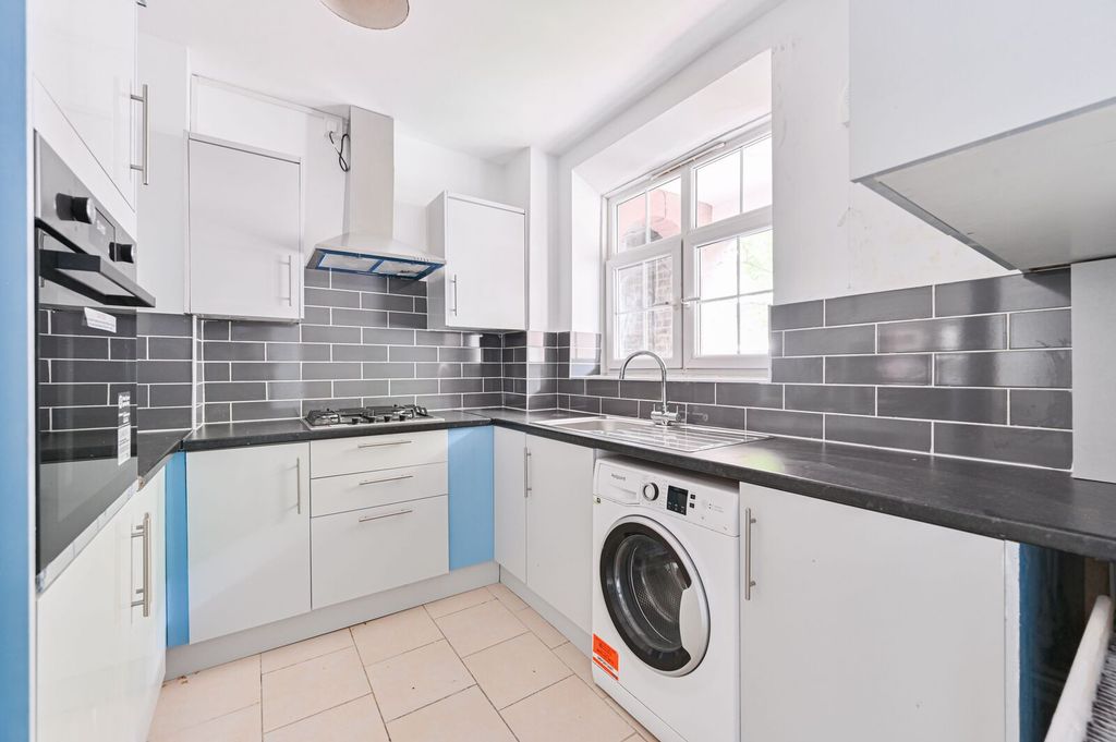 Property photo 3 of 7