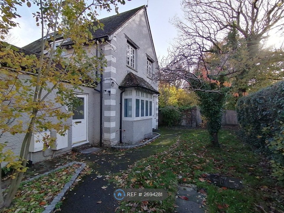 Property photo 2 of 27