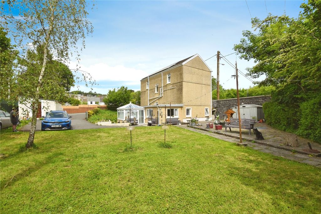 Property photo 3 of 28 Picture No. 26