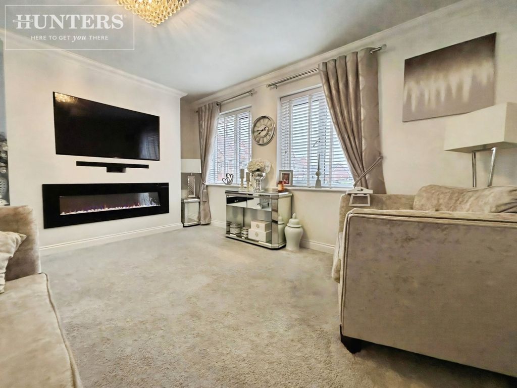 Property photo 3 of 13 Pbox-Img.Jpg